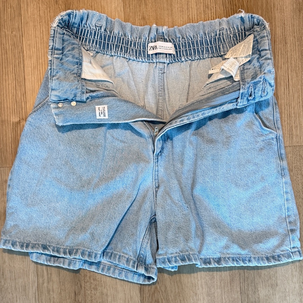 Zara Light Wash Denim Elastic Waist Shorts
